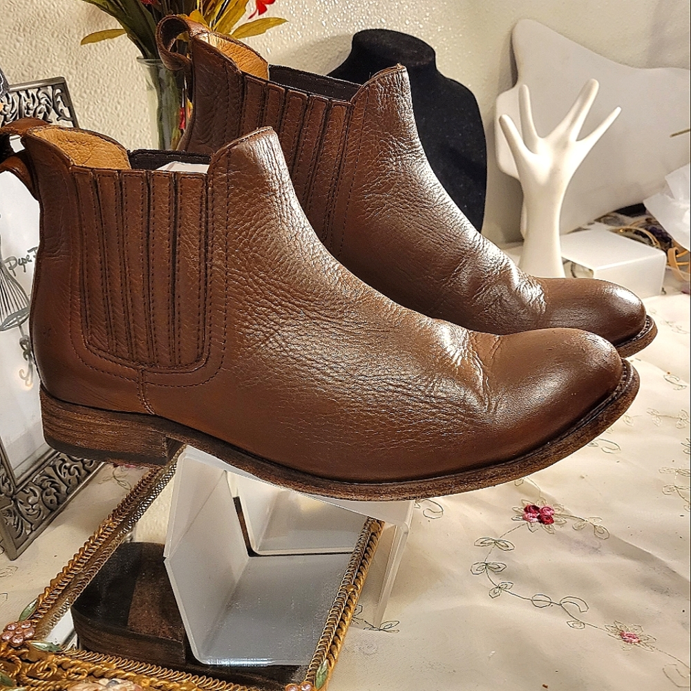 FRYE brown leather Chelsea boots. 9.5 see description and pics. 👀 Great deal! - Picture 4 of 13